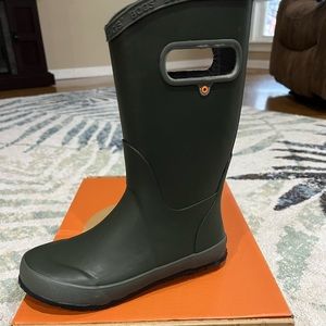 Boys Bogs rain boots size 3